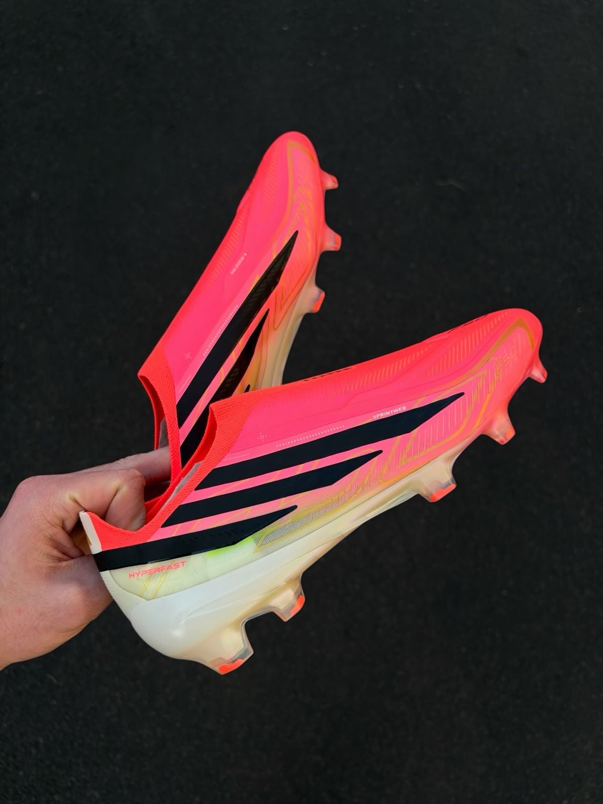 Guayos F50 Hyperfast Rojo Mundial 26 Laceless