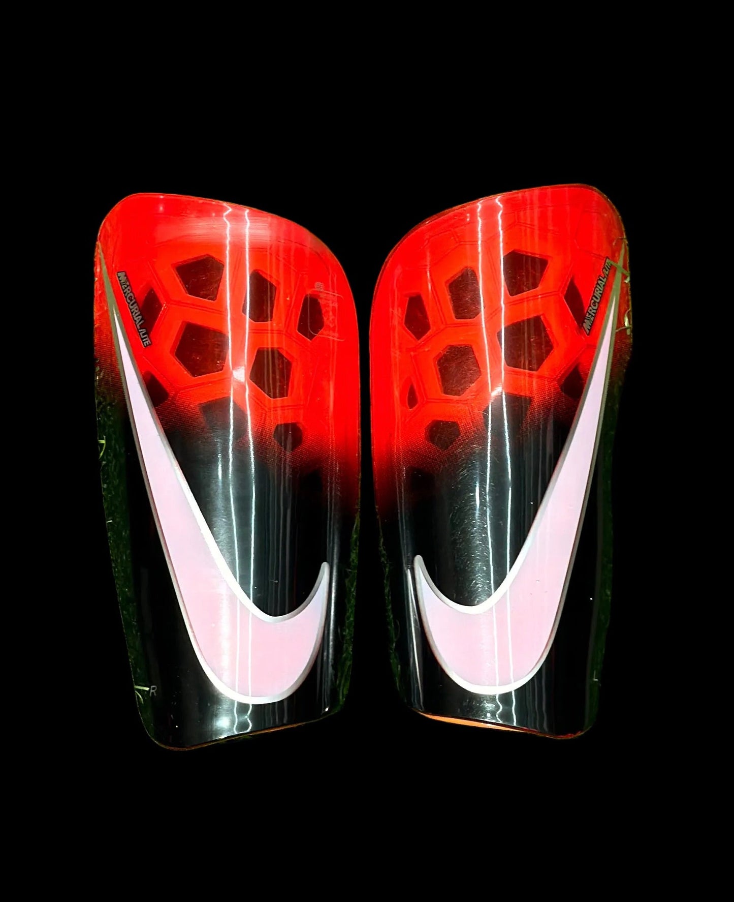 Canilleras gama alta NIKE