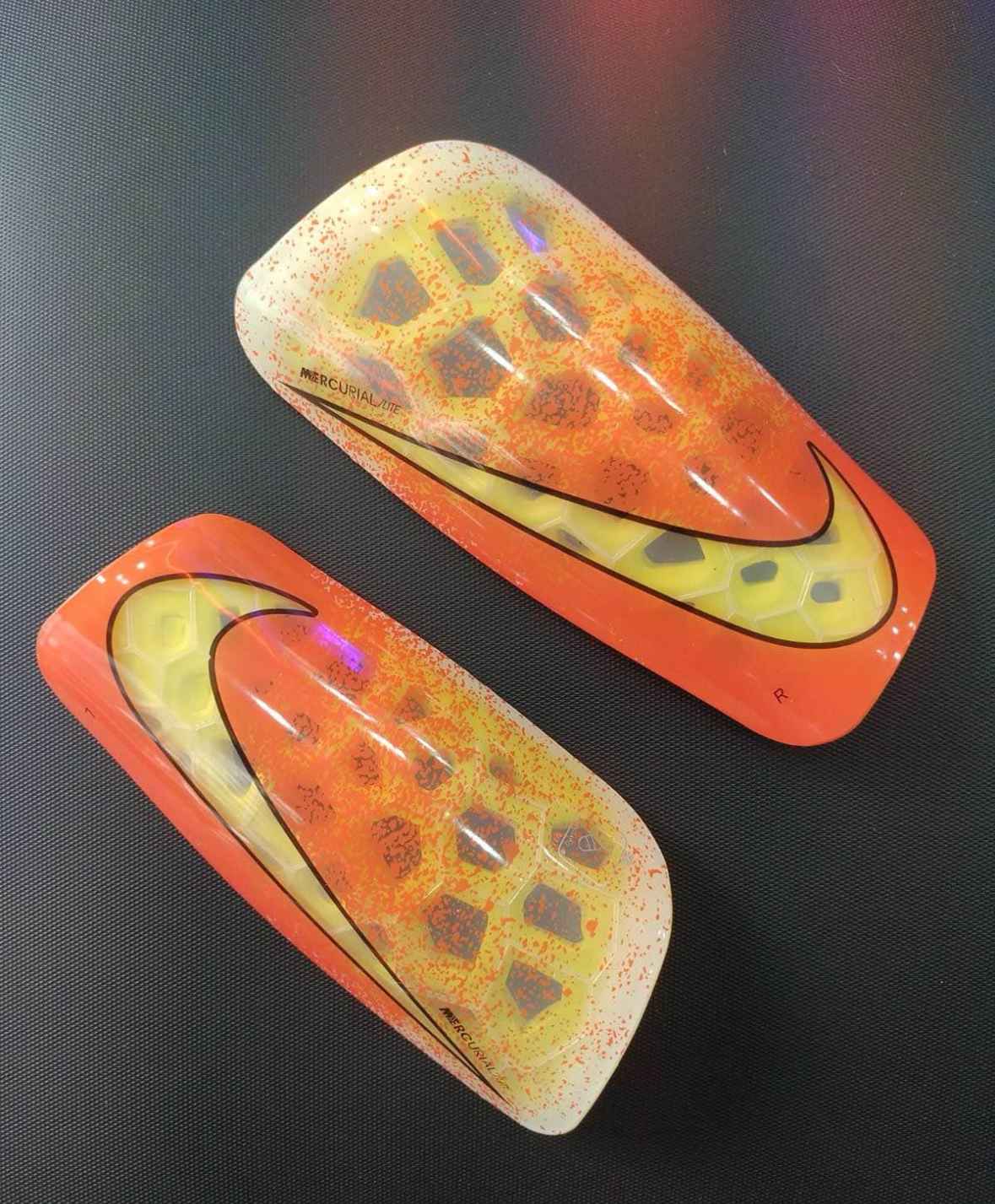 Canilleras gama alta NIKE