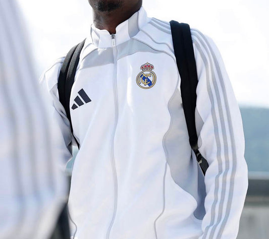 Presentación Real Madrid Blanco Morado